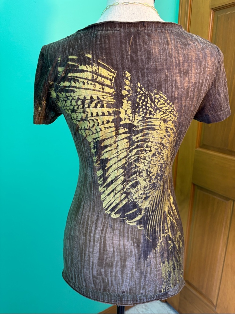 Miss Me Brown Short Sleeve Scoop Neck Tee with Gold Wing Graphic - Picture 7 of 11